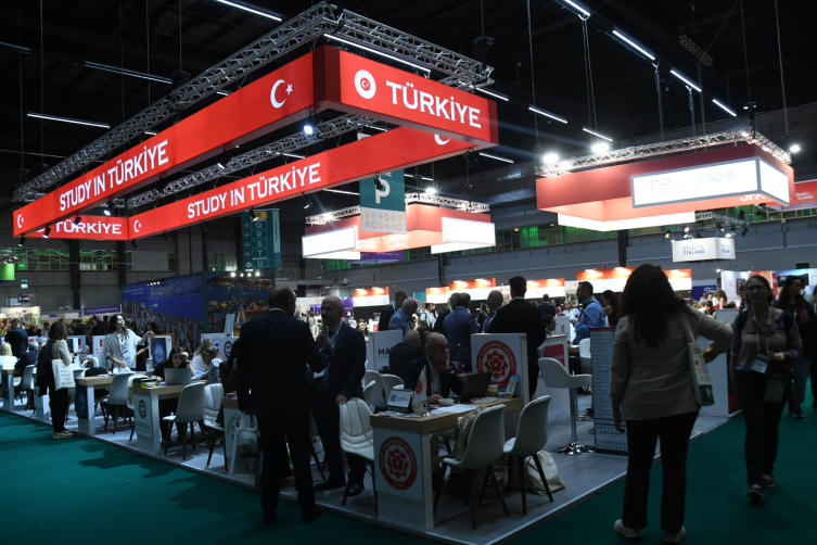 aa_picture_20250911_39085940 Dünyanın en prestijli yükseköğretim fuarında Türkiye pavilyonu dikkat çekti