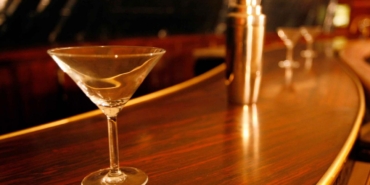 alkol-bardagi-sahte-icki-ap-1669772