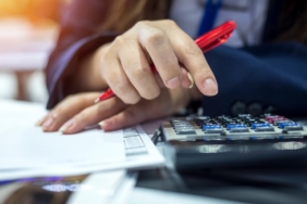 emlak-hesaplama-vergi-stok-1753232-1