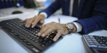 memur-ofis-calisan-1496147