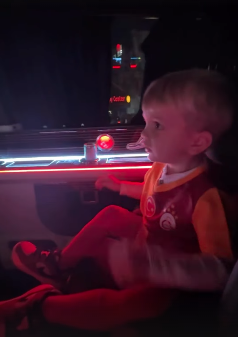 1112025195335_5600551_19_53