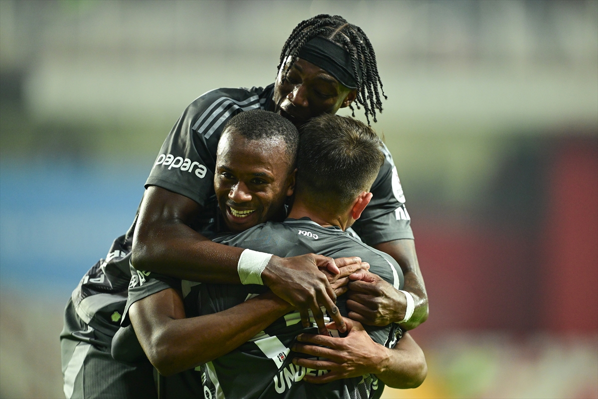 8112025225411_6141932_22_54 besiktas