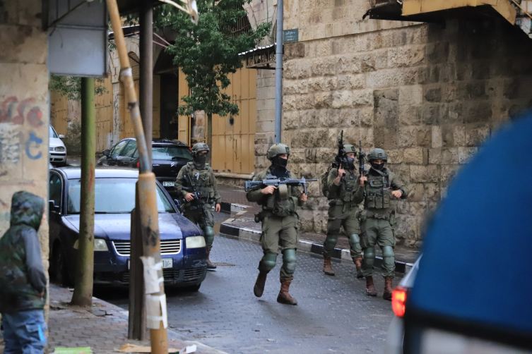 İşgalci İsrail, El Halil'deki İbrahim Camisi'ni Müslümanlara kapattı