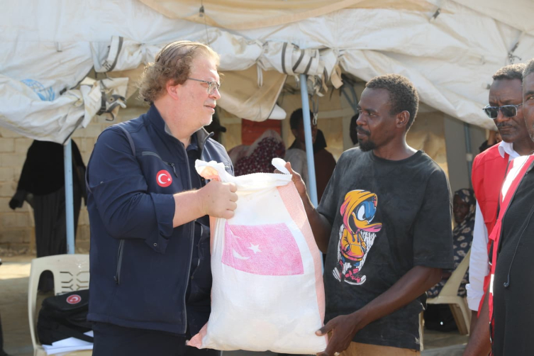 AFAD'dan çatışmaların sürdüğü Sudan'a gıda desteği