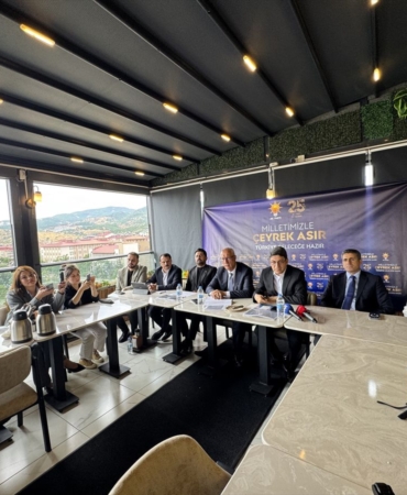 ak-parti-bingol-milletvekilleri-berdibek-ile-20188391_amp