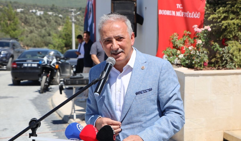 bodrum-da-mevlut-cavusoglu-nun-girisimleriyle-5-20185184_amp