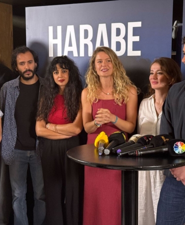 harabe-filminin-ekibi-okuma-provasinda-bir-ar-5-20182442_amp