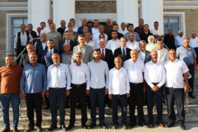 adiyaman-valisi-kucuk-gerger-de-muhtarlarla-b-2-20211581_amp