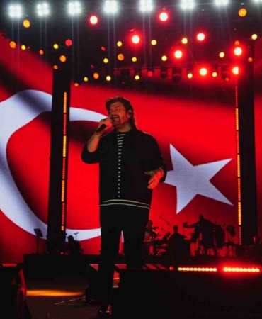 ahmet-safak-kayserili-hayranlariyla-bulustu-4-20217987_amp