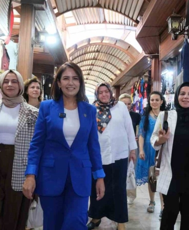 ak-parti-kadin-kollari-teskilati-bayramyeri-n-4-20222773_amp
