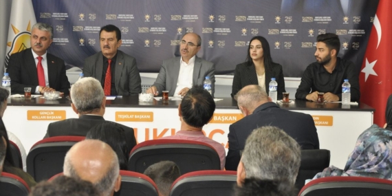 ak-parti-li-soganda-cukurca-da-vatandaslarla-2-20211048_amp