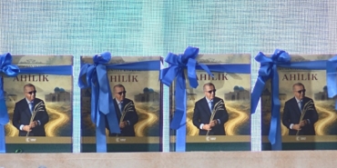 ak-parti-li-zorlu-ahilik-i-tum-dunyaya-sunmak-3-20236334_amp