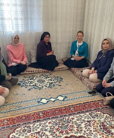 ak-partili-bakbak-ev-ziyaretleri-gerceklestir-2-20214900_amp