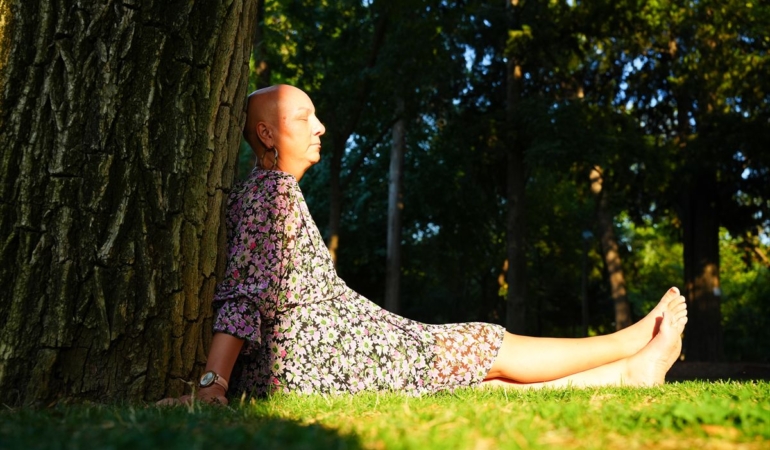 alopesiyle-23-yillik-mucadelesini-toplumsal-5-20214571_amp