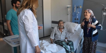 bacak-damarlari-tikali-hastaya-koprucuk-kemig-5-20209236_amp