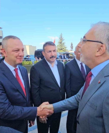 bakan-isikhan-zonguldak-ta-ziyaretlerde-bulun-4-20209922_amp