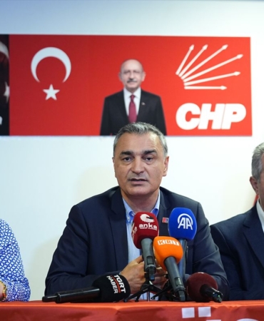 chp-sozcusu-sari-dan-uskudar-da-belediye-bask-20209836_amp
