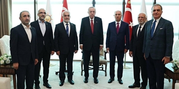 cumhurbaskani-erdogan-hudapar-lideri-yapicioglunu-20240577_2568_amp