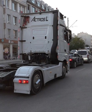 evlenen-yegenine-tir-konvoyu-surprizi-yapti-3-20214057_amp