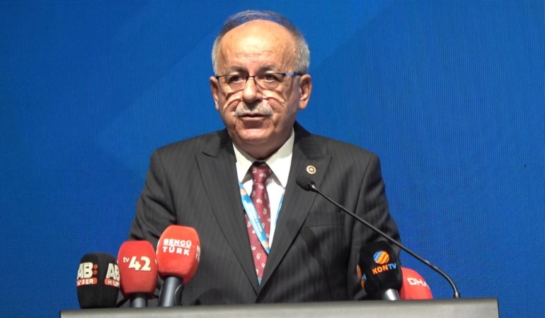 gelin-ve-damat-mhp-nin-kongresine-katildi-3-20212552_amp