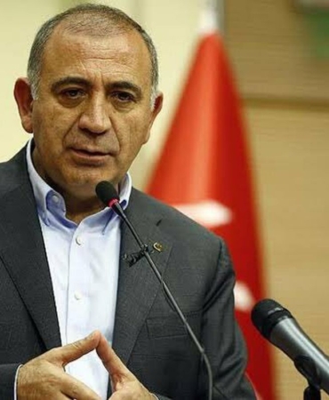 gursel-tekin-chp-yi-kapatmayi-savunanlar-20215882_amp