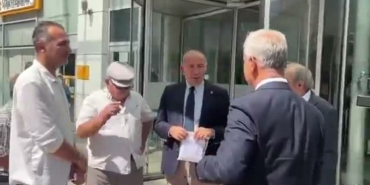 gursel-tekin-den-icra-dairesine-ziyaret-chp-b-20222180_amp
