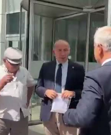 gursel-tekin-den-icra-dairesine-ziyaret-chp-b-20222180_amp