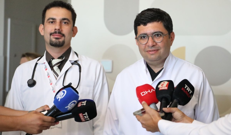 hastanin-kalbindeki-delik-turkiye-de-ilk-kez-5-20203465_amp