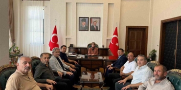 kuluncak-belediye-baskani-cengiz-den-kaymakam-20214087_amp