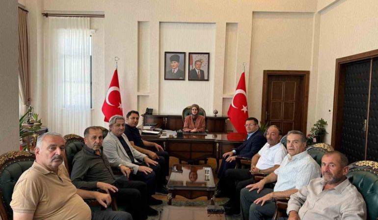kuluncak-belediye-baskani-cengiz-den-kaymakam-20214087_amp