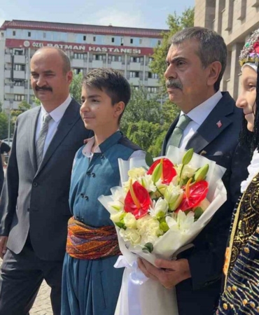 milli-egitim-bakani-tekin-den-batman-valiligi-2-20195896_amp