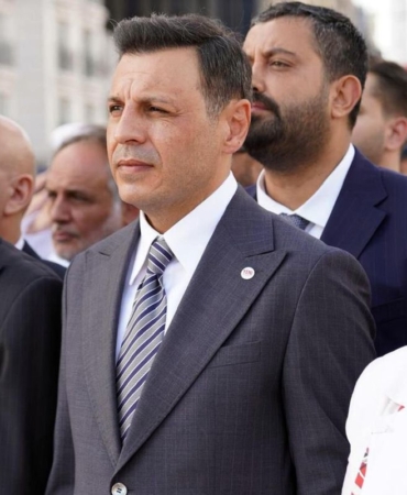 ozgur-celik-uskudarda-ak-partiye-oy-veren-ismi_c31aded3f8_amp