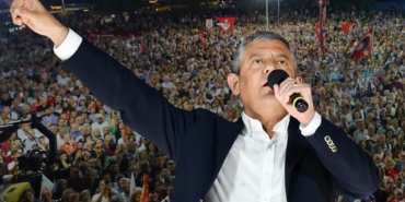 ozgur-ozelin-hesap-verecekler-cikisina-ak-20232536_8869_amp