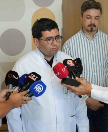 turkiye-de-bir-ilk-acik-kalp-ameliyati-olmada-5-20203927_amp