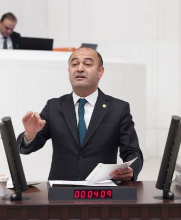 yeni-parti-li-ozgur-karabat-akp-satmalara-doy-20212672_amp