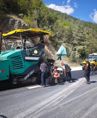 yigilca-da-yedigoller-grup-yolu-asfaltlaniyor-3-20215542_amp
